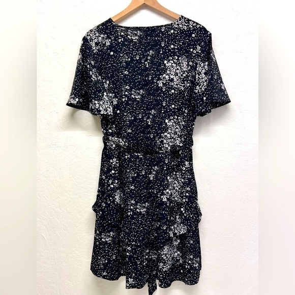 Women’s V-Neck Polyester Dress - Black & White - 1X - Picture 3 of 12